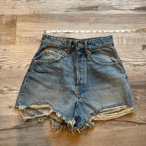 shorts - Picture 2 of 7